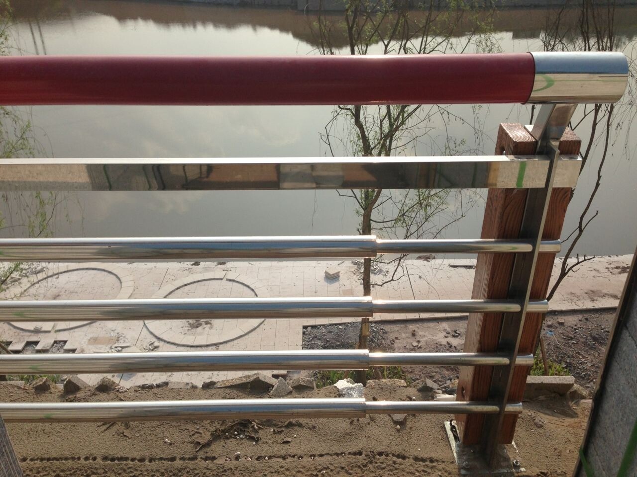 华阳不锈钢钢索栏杆 - 成功案例 - 四川丰泽不锈钢有限公司